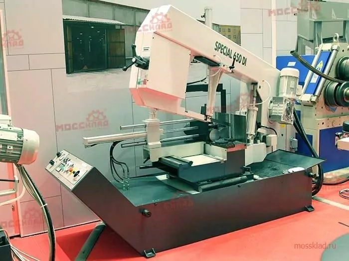 Полуавтоматический ленточнопильный станок MACC S 650 DI