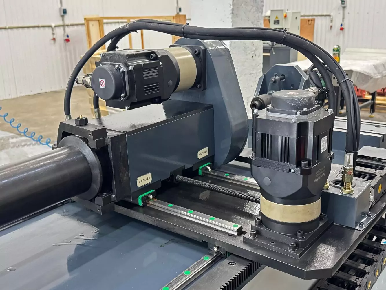 Фото №7. Автоматический трубогибочный станок с ЧПУ DW63CNC - приводной механизм