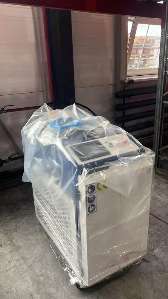 Аппарат лазерной очистки KY-W-HW3000-CW 3кВт Raycus перед ПНР на предприятии заказчика
