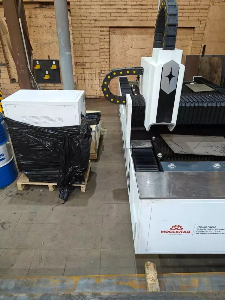 Станок оптоволоконной лазерной резки OREE LASER FM3015A Raycus 6000W на предприятии заказчика