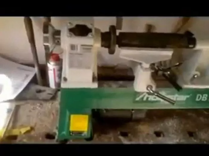 Видео: Токарный станок по дереву DB450