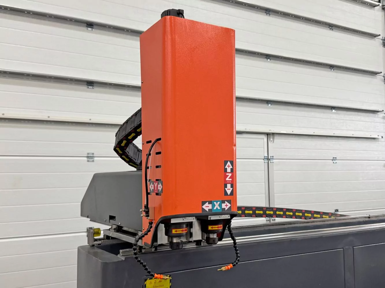 Фото №3. Сверлильно-фрезерный станок с ЧПУ ZSSD-CNC-3000 - фрезерная голова с двум шпинделями