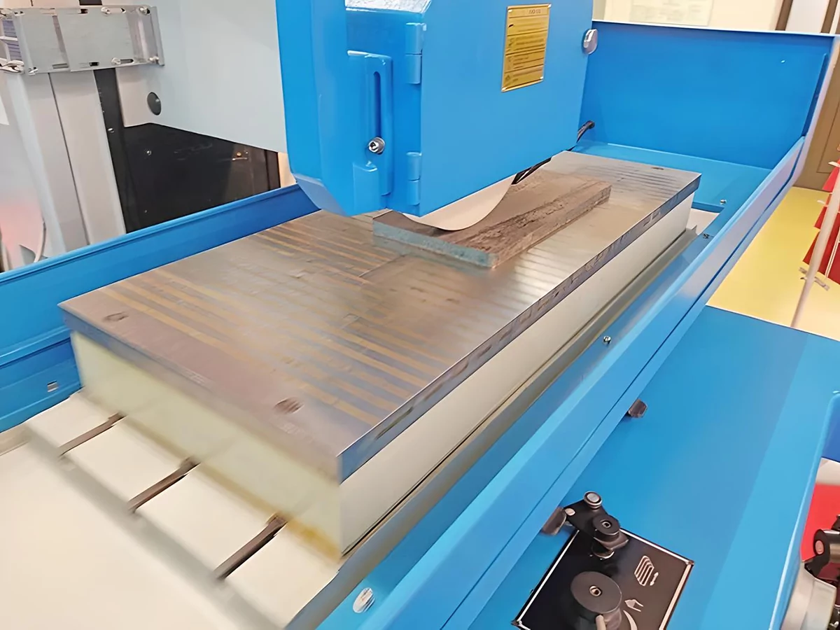 Фото №6. Плоскошлифовальный станок FABTEC SGA40100AHD - магнитный стол, фото №1
