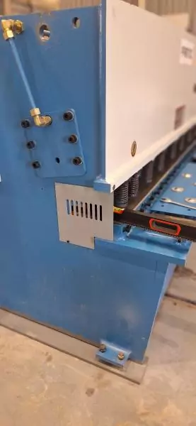Ровный рез без долгой раскачки: запуск гильотины QC12Y-6х2500