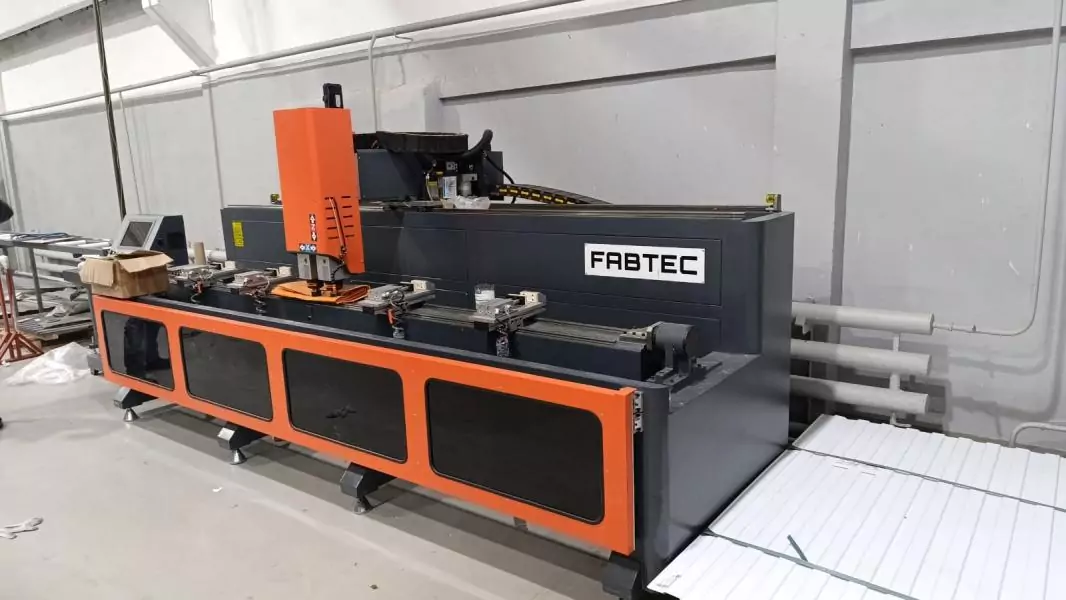 Запуск двухшпиндельного сверлильно-фрезерного станка с ЧПУ ZSSD-CNC-3000 во Владимире