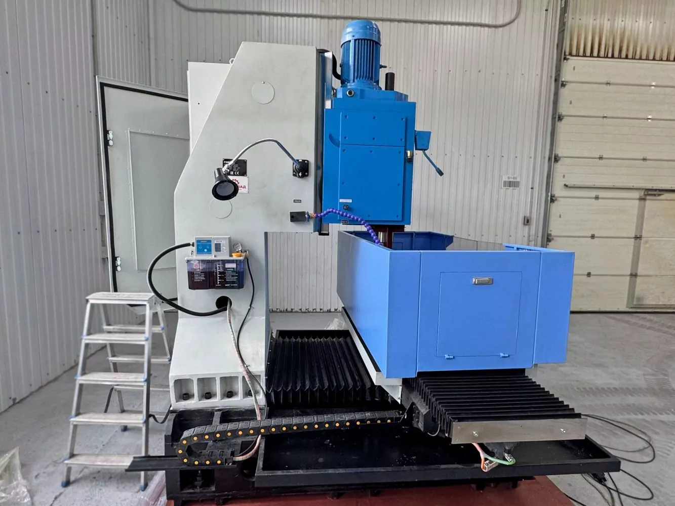 Фото №3. Сверлильный станок с ЧПУ FABTEC ZK5150 - вид справа