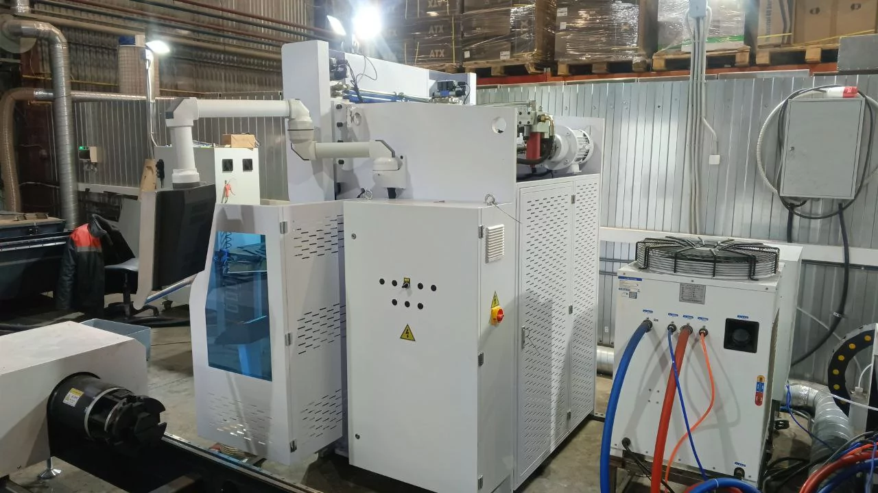 Вертикальный листогибочный пресс с ЧПУ CNC-PBA 30x1600 на предприятии заказчика
