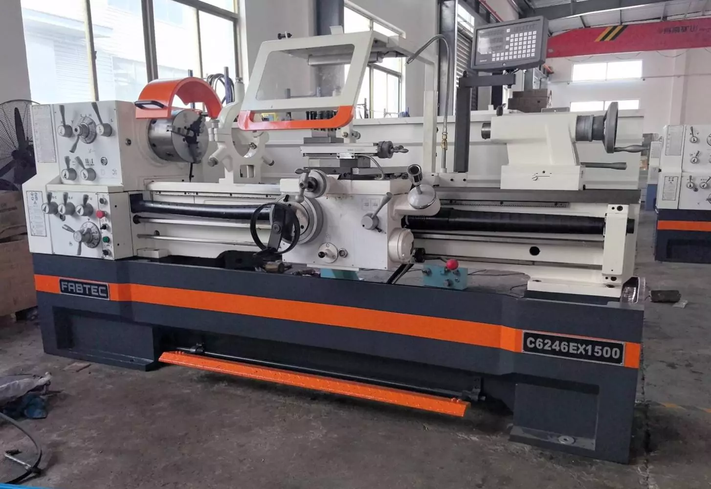 Фото №3. Универсальный токарный станок FABTEC LC460E/1000, фото №2