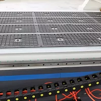 Фрезерный станок FABTEC HT-1325BP с ЧПУ (с вакуумным столом и прижимными роликами)