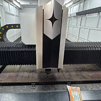 Станок лазерной резки металла OREE LASER OR-PG 3015 со сменным столом в защитной кабине