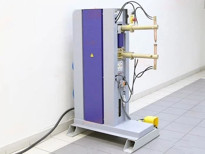 Фото №4. Общий вид. Инверторный аппарат точечной сварки PEI-POINT BSP 136 INVERTER PX1800 MFDC
