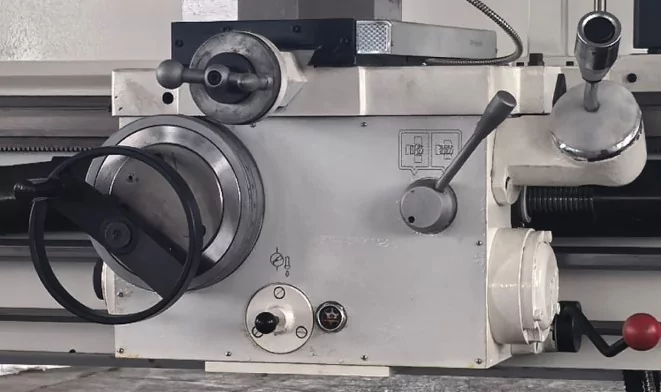 Фото №10. Ускоренные перемещения универсального токарного станка FABTEC LC560/1500